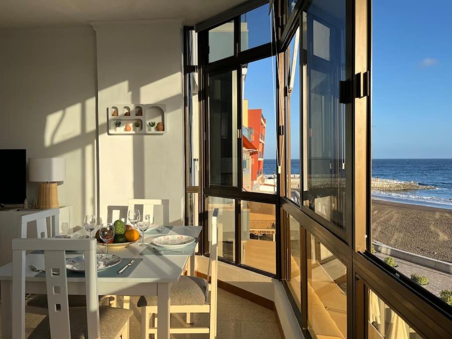 Pieds Dans L'eau - Vue Sur - Playa De Appartement Melenara